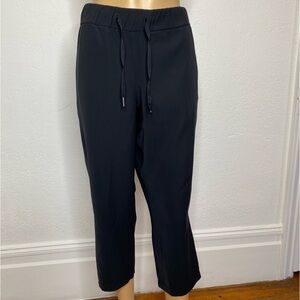 Lululemon On The Fly Cropped Pant *Woven Women’s Size 12 Black 23” Inseam